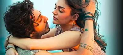 ‘সাইয়ারা’ ভাঙছে পুরাতন রেকর্ড, নতুন জুটির বলিউড মাত