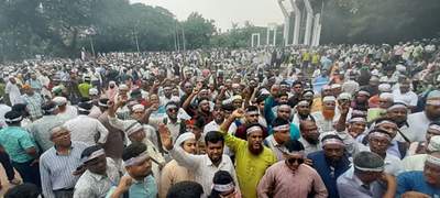 আন্দোলনরত শিক্ষকদের শহীদ মিনার থেকে আলটিমেটাম ঘোষণা