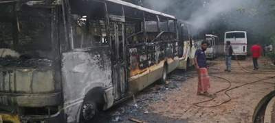 ড্যাফোডিল ও সিটি ইউনিভার্সিটির শিক্ষার্থীদের সংঘর্ষ, বাস ও কারে অগ্নিসংযোগ