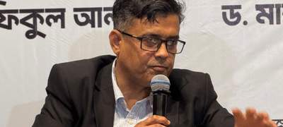 মবের ভয়ে থাকা সাংবাদিকরা ‘ফ্যাসিবাদের দোসর’: শফিকুল আলম