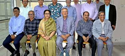 সম্পাদক পরিষদের সভাপতি নুরুল কবীর, সাধারণ সম্পাদক দেওয়ান হানিফ মাহমুদ