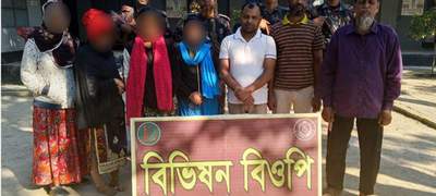 চাঁপাইনবাবগঞ্জের গোমস্তাপুর সীমান্ত দিয়ে ১৫ বাংলাদেশিকে পুশইন