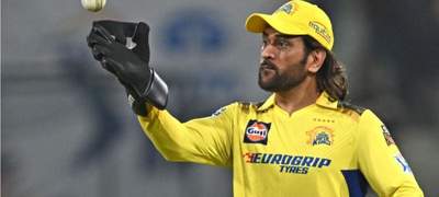এবার রাস্তায় জরিমানা গুনলেন মহেন্দ্র সিংহ ধোনি