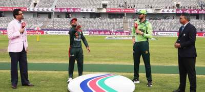 টস জিতলো বাংলাদেশ : পাকিস্তানকে ব্যাটিংয়ে পাঠালো