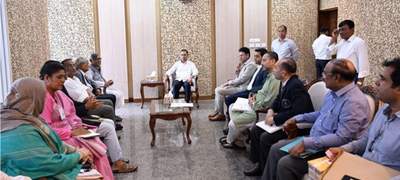 প্রধানমন্ত্রীর সঙ্গে অধ্যাপক আবদুল্লাহ আবু সায়ীদের বৈঠক