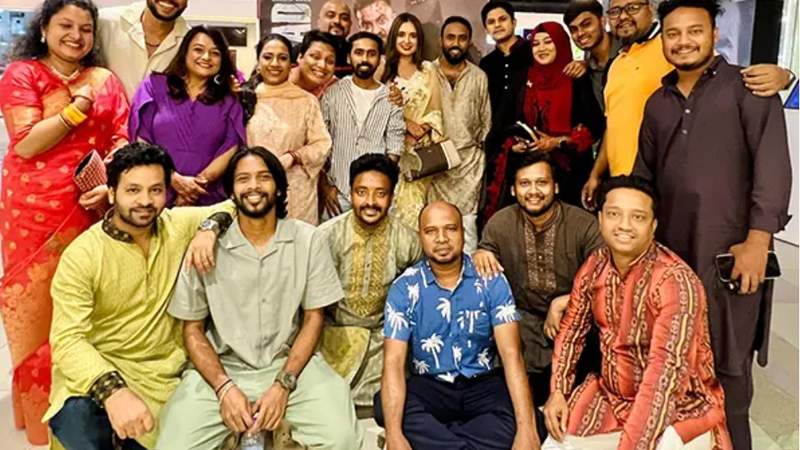 ছোট পর্দার তারকারা দেখলেন ‘বরবাদ’ 