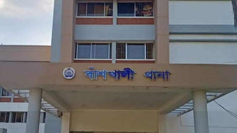 প্রশ্ন ফাঁসের অভিযোগে তরুণ আটক