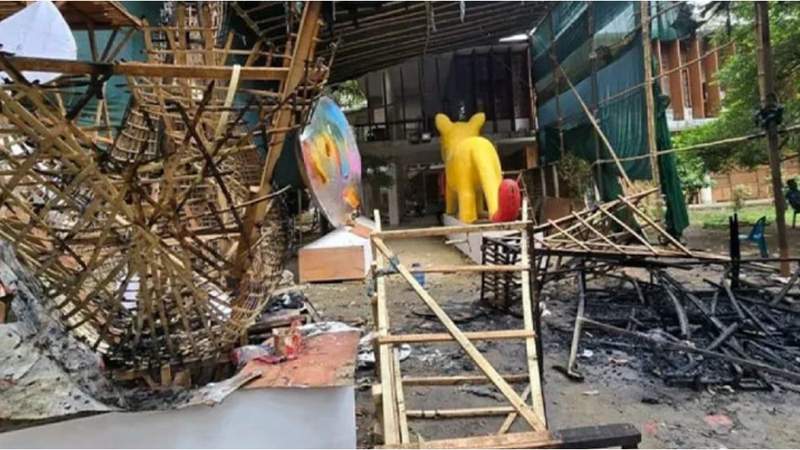 মোটিফে আগুন দিয়ে পালিয়ে যান এক তরুণ