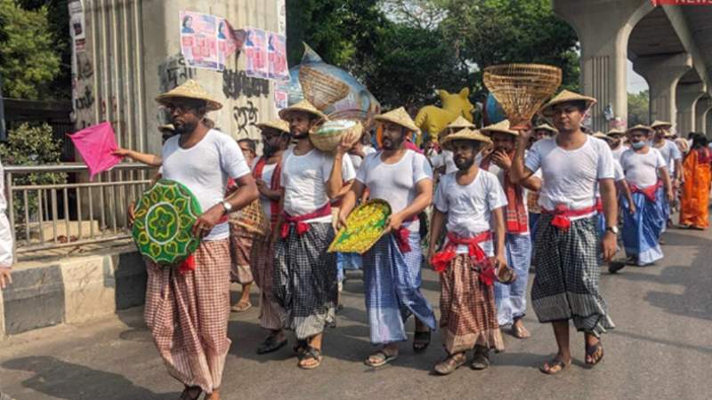 ‘আনন্দ শোভাযাত্রা’ শুরু