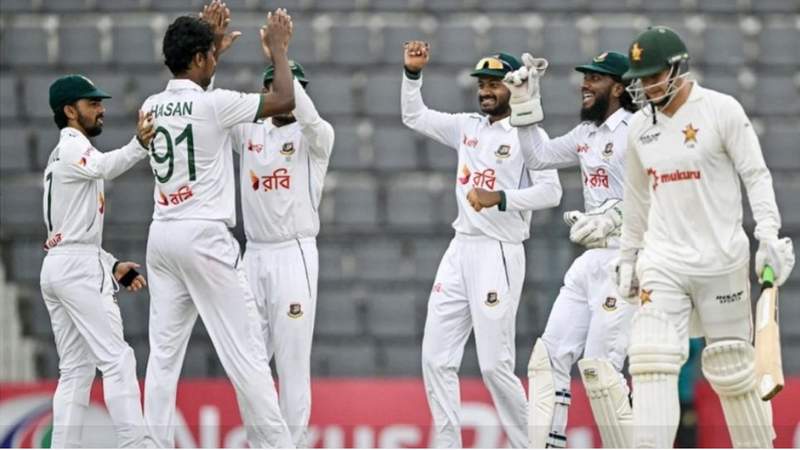 প্রথম সেশনেও স্বস্তিতে নেই বাংলাদেশ দল