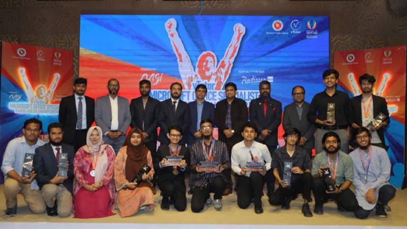 ভি-টিউটর মাইক্রোসফট ন্যাশনাল জয় করে ৩ শিক্ষার্থী যাচ্ছেন যুক্তরাষ্ট্রে