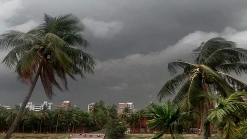 আজ দুপুরের মধ্যে যে ১২ জেলায় ঝড়বৃষ্টির শঙ্কা