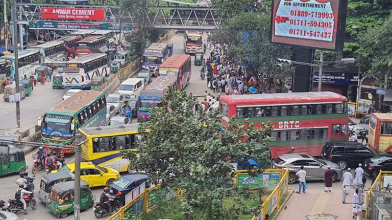 রাজধানী জুড়ে তীব্র যানজট, ভোগান্তিতে নগরবাসী