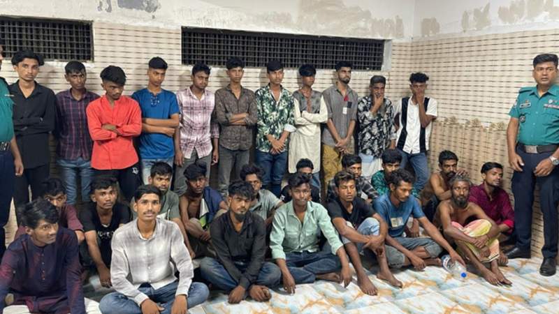 কারওয়ানবাজারে সাঁড়াশি অভিযান, ৩০ অপরাধী গ্রেফতার