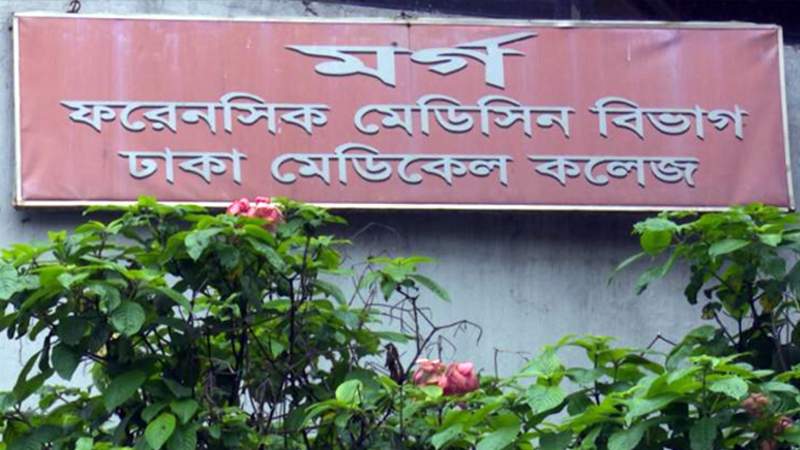 উত্তরায় সড়ক দুর্ঘটনায় প্রাণ গেল বাইক চালকের