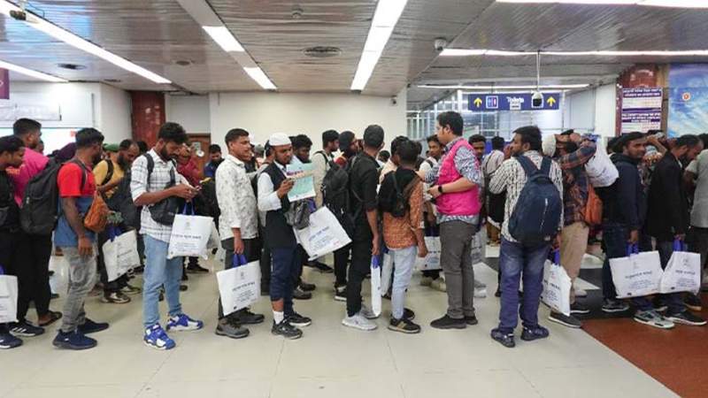 প্রতারণার শিকার ১৮০ বাংলাদেশি ফিরলেন কিরগিজস্তান থেকে