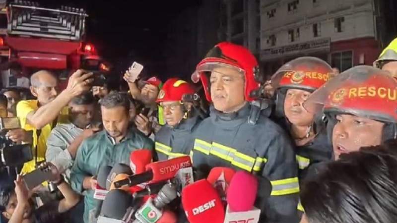 মিরপুরে কমিউনিটি সেন্টারের আগুন নিয়ন্ত্রণে