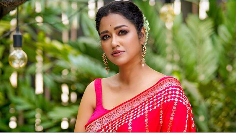 ‘কোনো রাজনৈতিক দলে যোগদান করতে চাই না’: সোহিনী সরকার