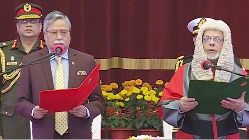 নতুন প্রধান বিচারপতি জুবায়ের রহমান চৌধুরী শপথ নিলেন