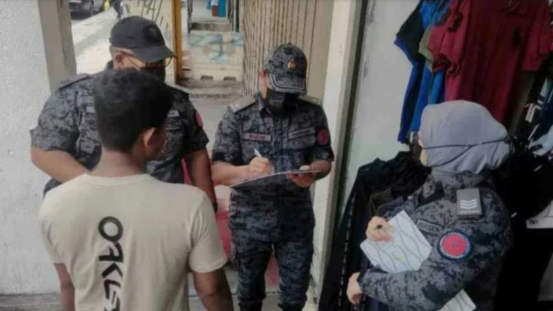 মালয়েশিয়ার কুয়ালালামপুরে ‘মিনি ঢাকায়’ অভিযান, ৮২৩ অভিবাসীর কাগজপত্র যাচাই