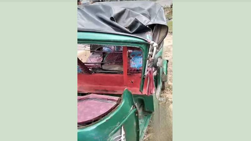 মৌলভীবাজারের বড়লেখায় চলন্ত অটোরিকশায় ভেঙে পড় গাছ, নিহত ১