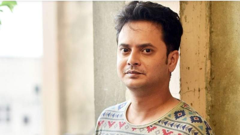 শুটিংরত অবস্থায় মুহূর্তের মধ্যেই পানিতে তলিয়ে যান রাহুল