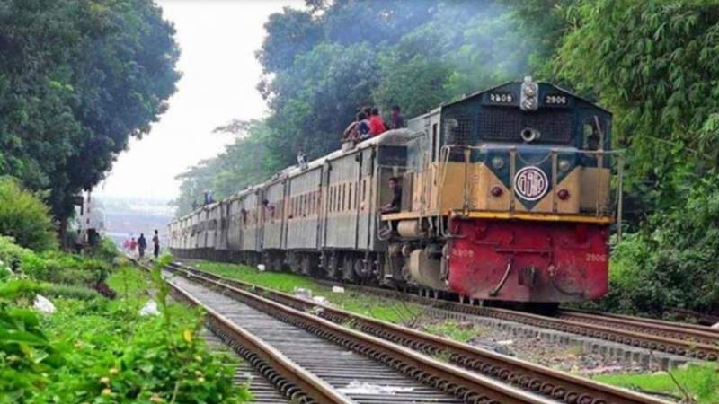 টাঙ্গাইলের ভূঞাপুরে ট্রেনে কাটা পড়ে মায়ের মৃত্যু, ছেলে-মেয়ে আহত